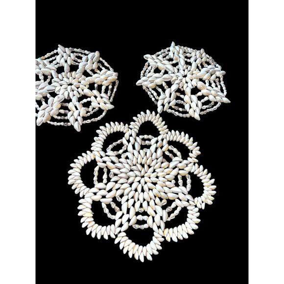 Vintage Cowrie Seashell Trivet Coaster Hot Pad Boho Wall Hanging Set Of 3 - Picture 5 of 5